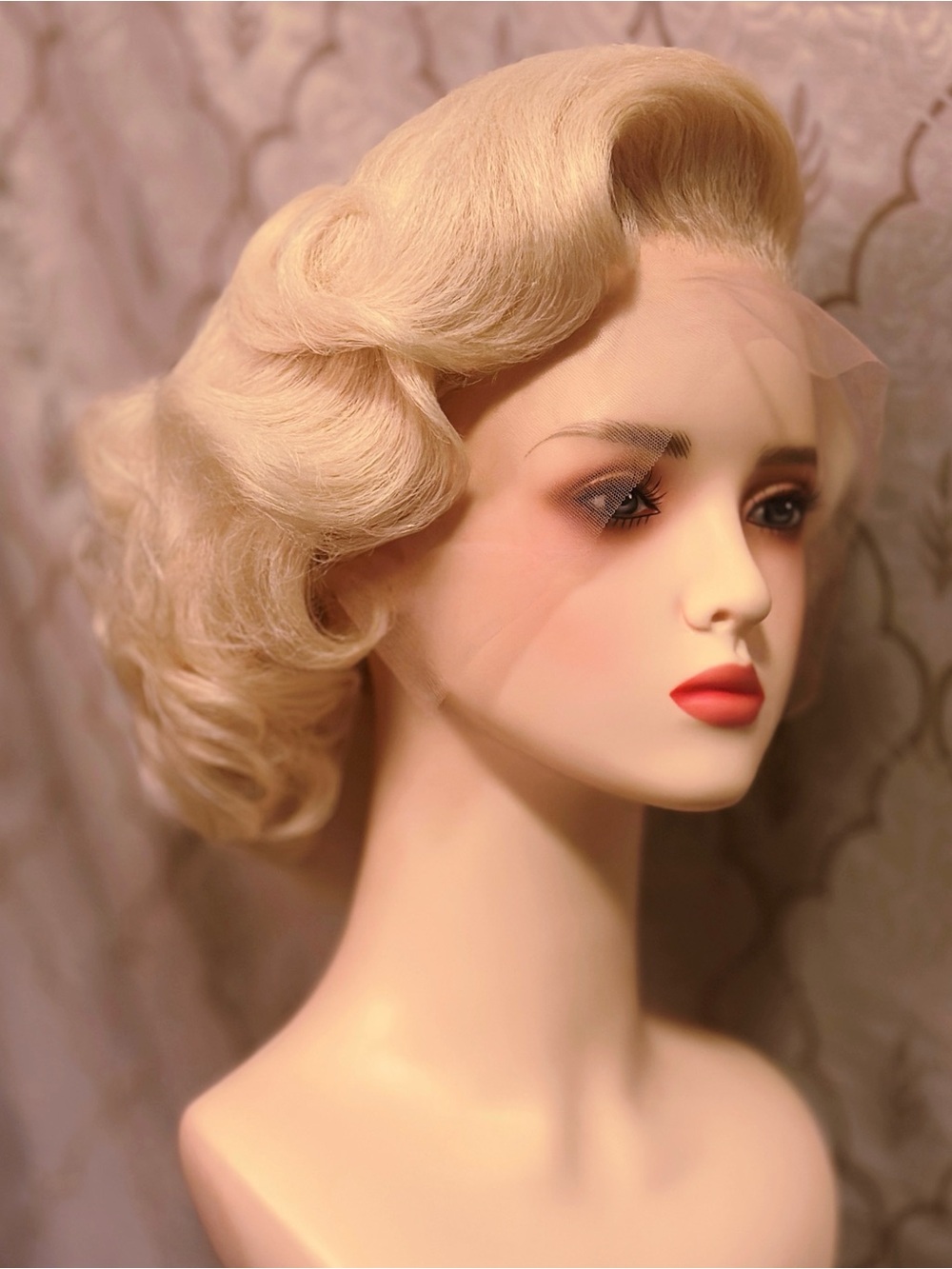 Marilyn Inspired Light Blonde Starlet Lacefront Wig - Picture 2 of 4